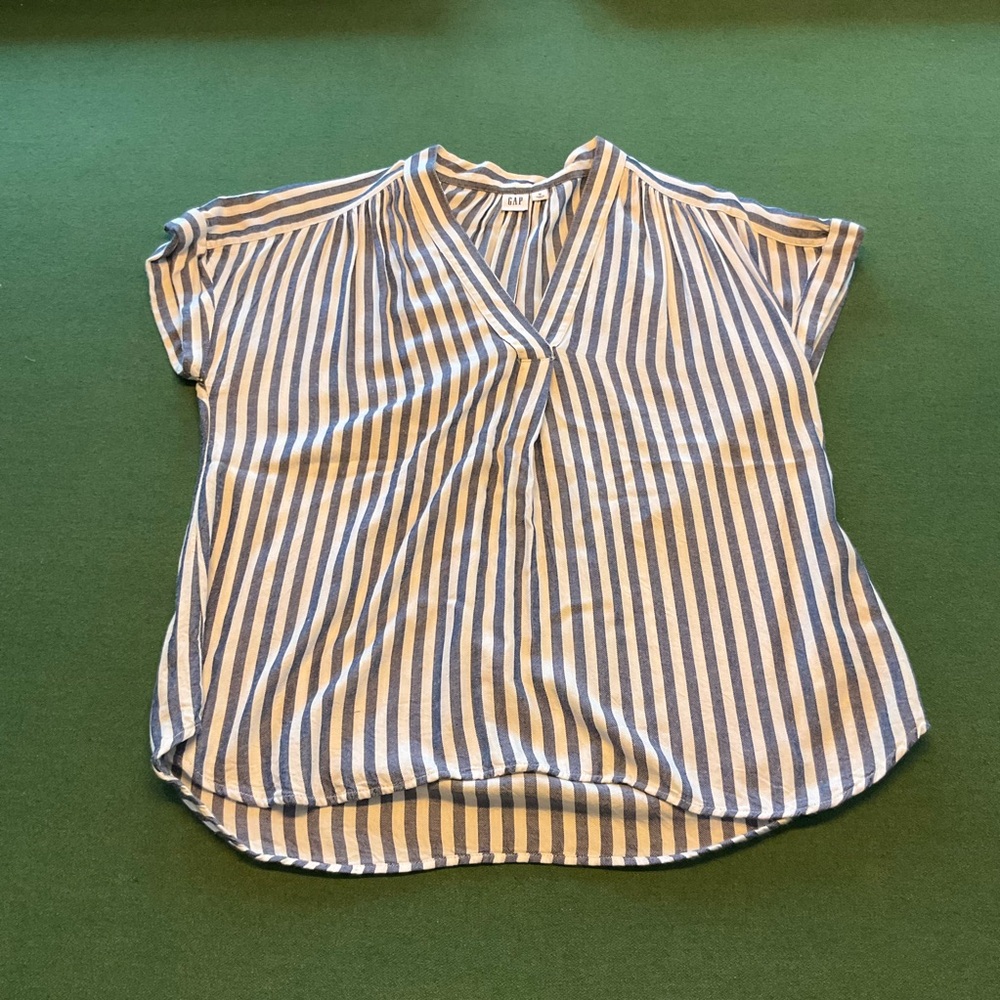 GAP White and Blue Cuffed Sleeve Wrap Blouse medium like new